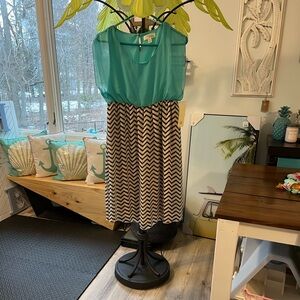 Cute Mint Maternity Dress!